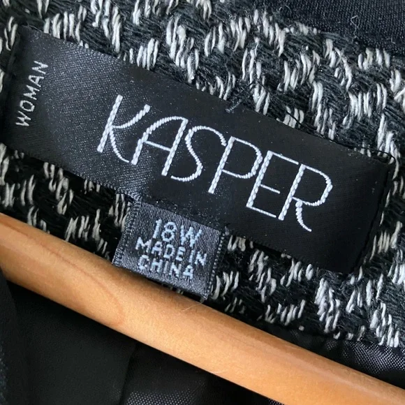 KASPER Black & White Silk and Cotton Blend Open Front Blazer Size 18W - Picture 10 of 12